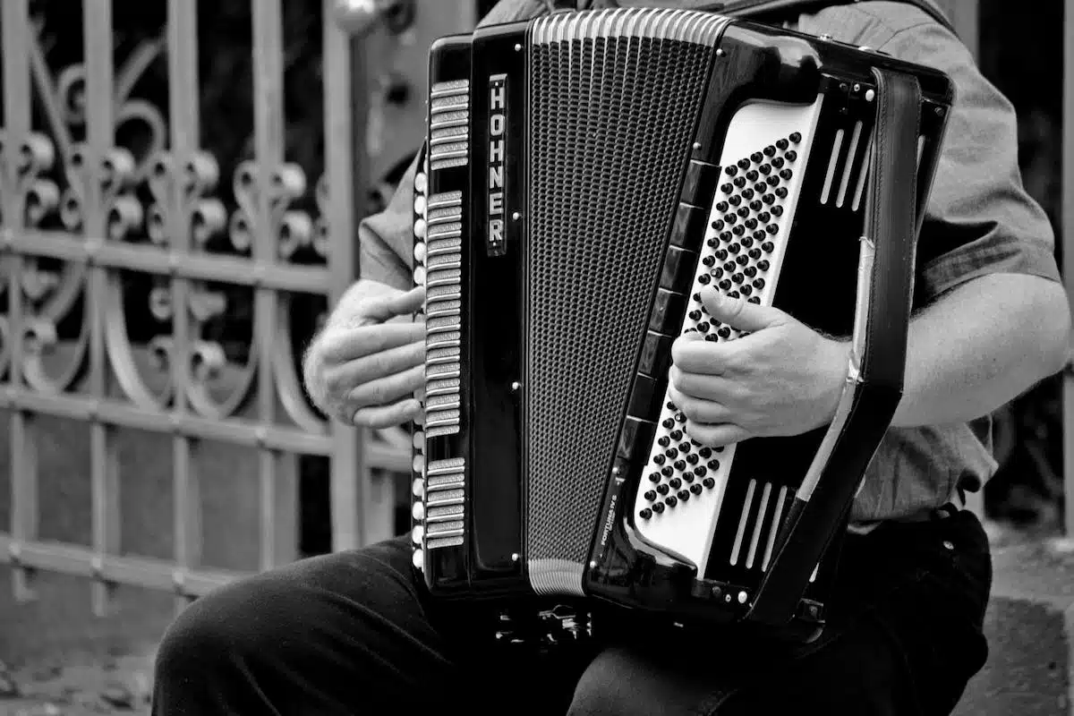 Les bretelles pour accordéon un élément clé pour une bonne posture