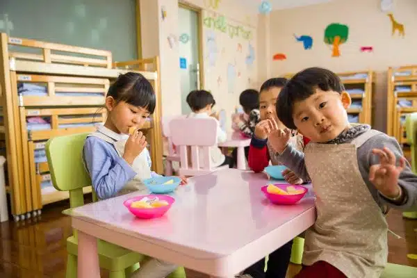 Conseils pratiques pour aider votre enfant à améliorer sa gestion du temps et de l’organisation à l’école