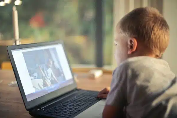 Découvrez les applications éducatives incontournables pour stimuler l’apprentissage ludique de vos enfants