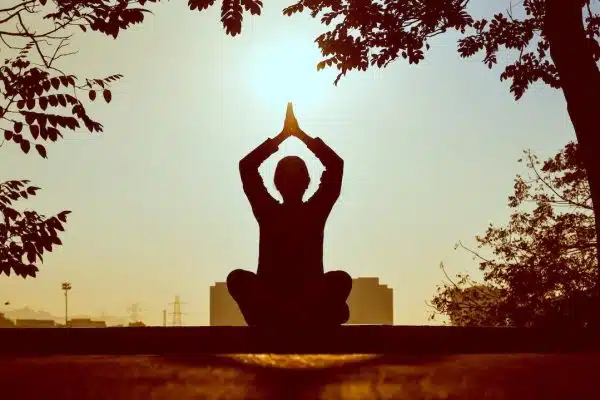 Réduction du stress et promotion de la relaxation grâce à la méditation : Un guide complet