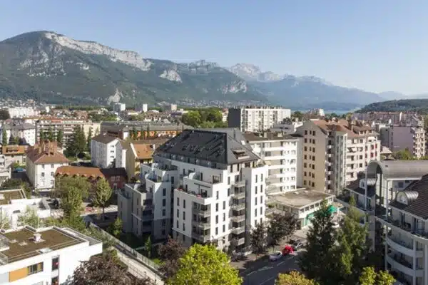 Comment choisir le bon emplacement pour son investissement immobilier en Corse du Sud ?