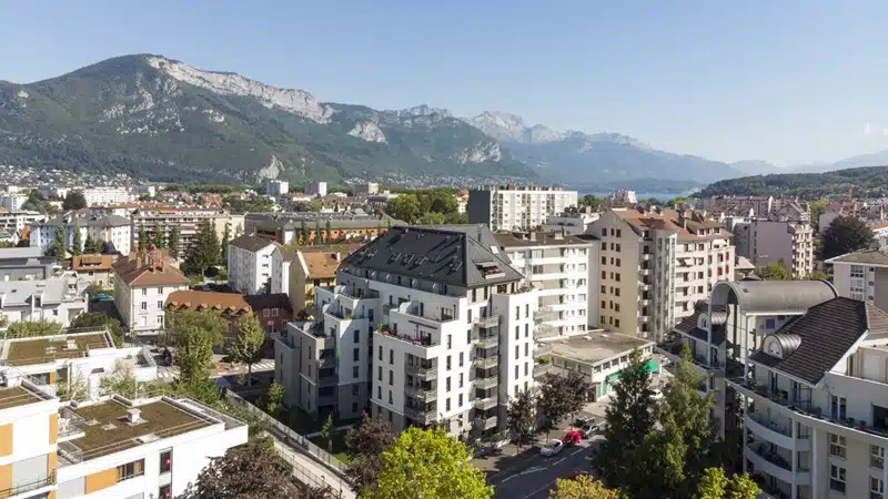 Comment choisir le bon emplacement pour son investissement immobilier en Corse du Sud ?