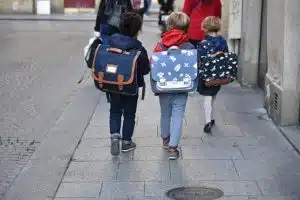 Comment bien choisir un cartable à roulettes pour enfants ?