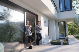 Installation de véranda à Bostens : comment se déroule un projet complet ?